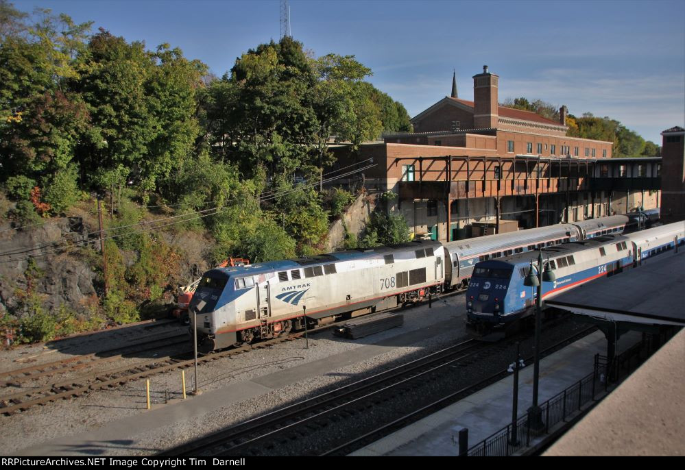 AMTK 708 on train 291